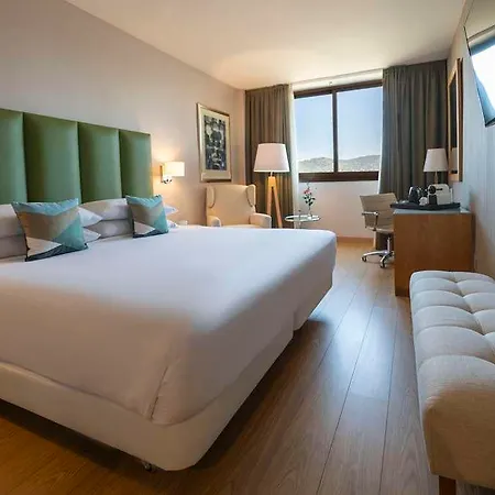 Hotel Hesperia Barcelona Sant Just 4*